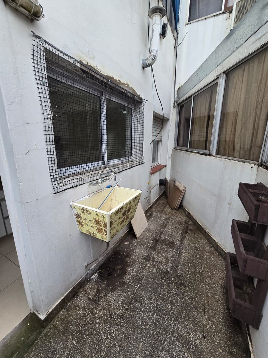 VENTA DE DEPARTAMENTO 2 AMBIENTES CON COCHERA - APTO CRÉDITO HIPOTECARIO