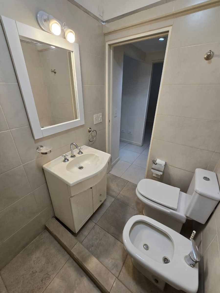 VENTA DE DEPARTAMENTO 2 AMBIENTES CON COCHERA - APTO CRÉDITO HIPOTECARIO