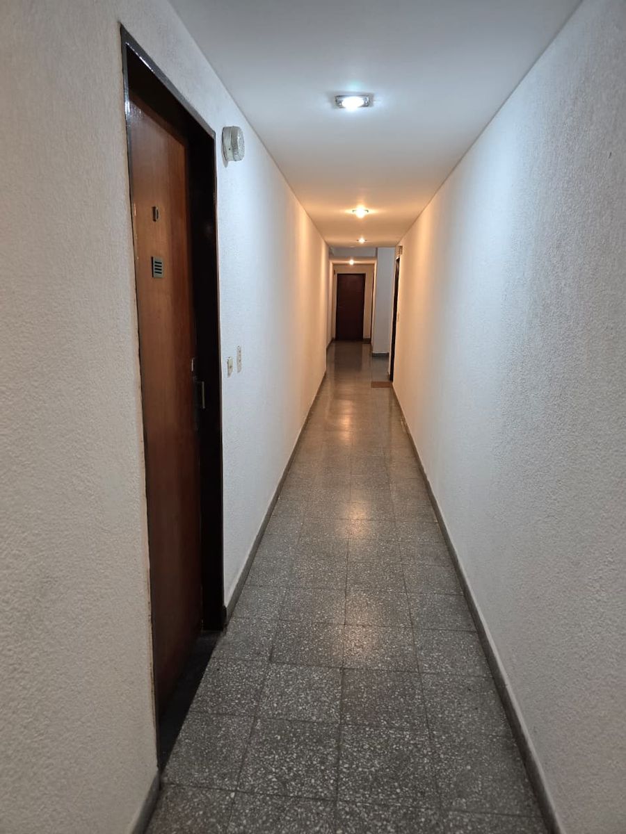 VENTA DE DEPARTAMENTO 2 AMBIENTES CON COCHERA - APTO CRÉDITO HIPOTECARIO