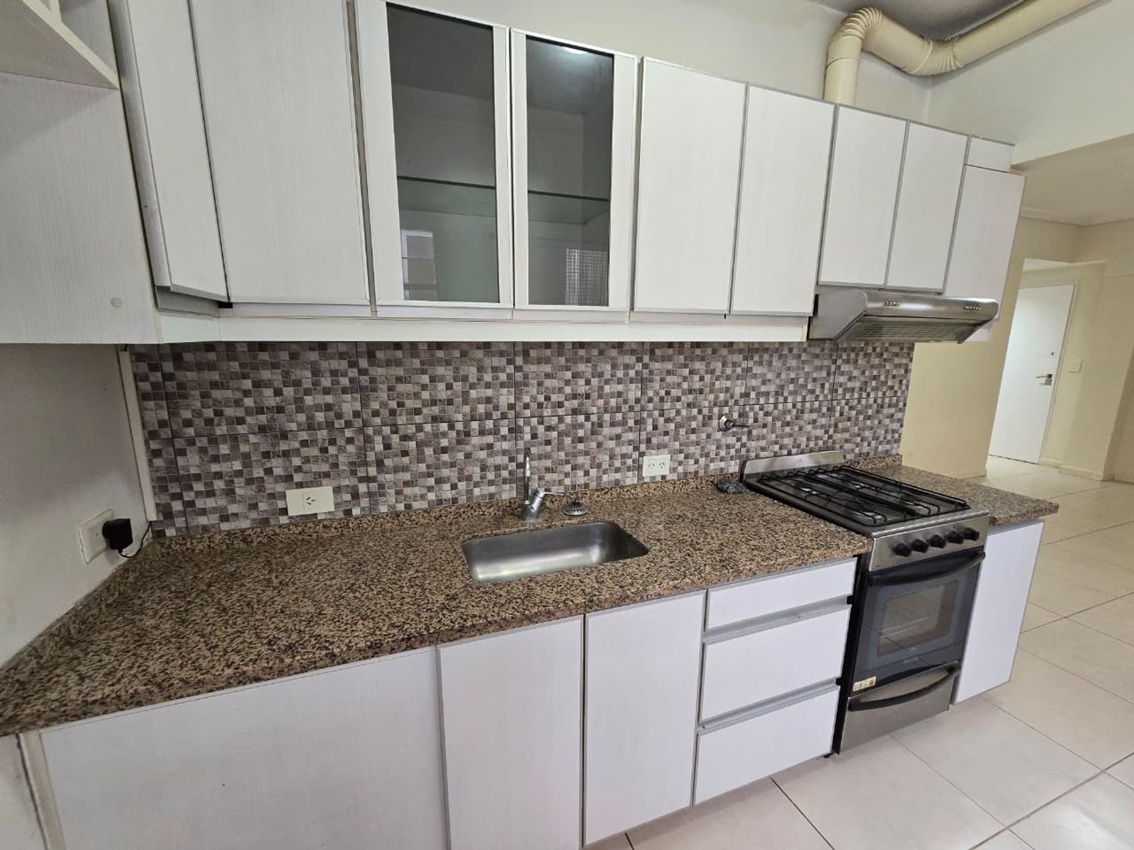 VENTA DE DEPARTAMENTO 2 AMBIENTES CON COCHERA - APTO CRÉDITO HIPOTECARIO