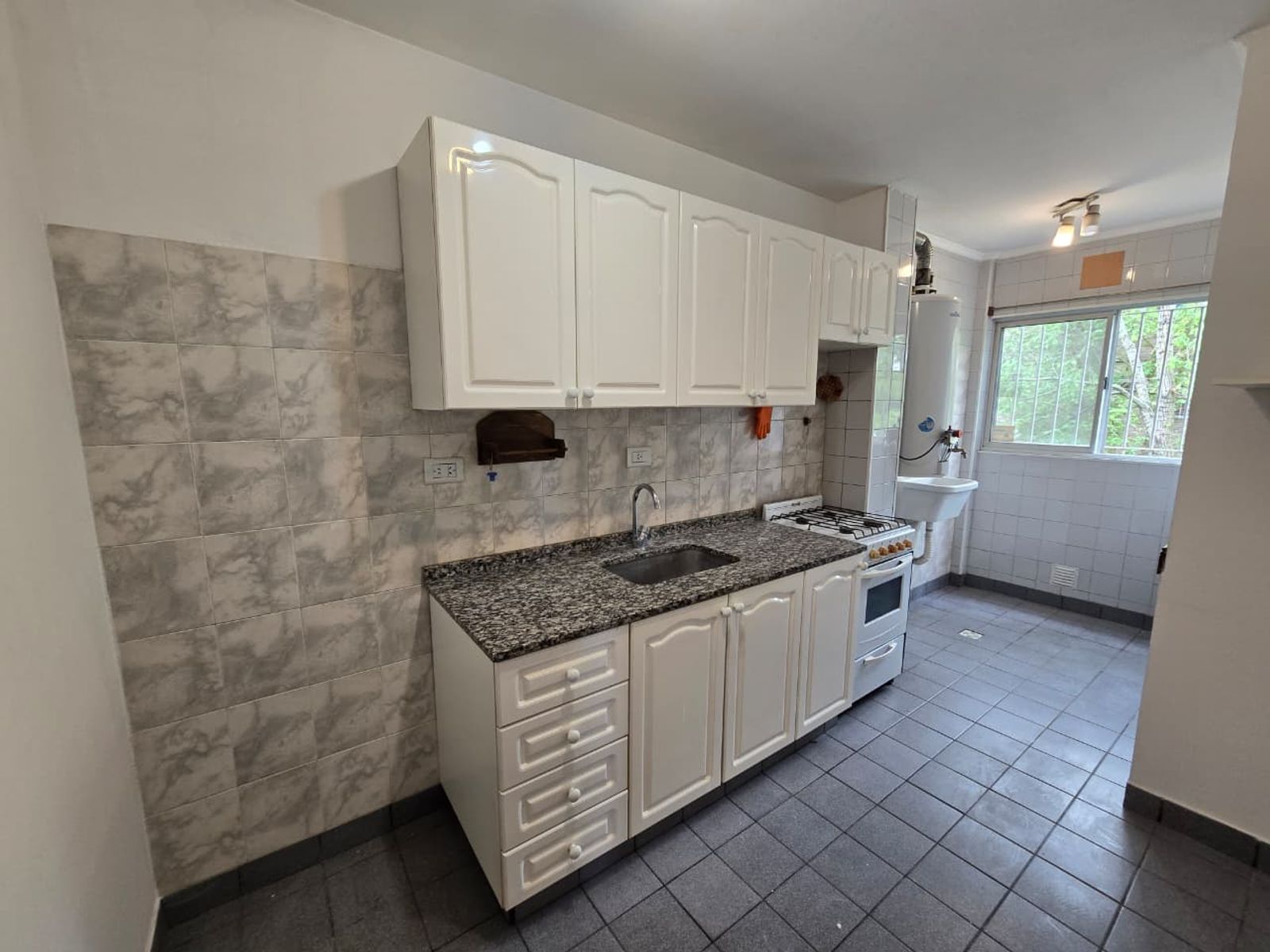 VENTA DE DEPARTAMENTO 3 AMBIENTES EN COMPLEJO DOCENLOM III - EL JAGÜEL