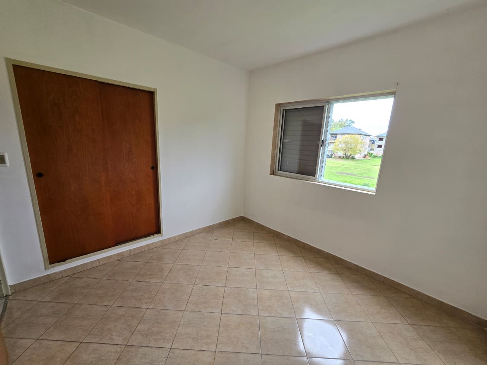VENTA DE DEPARTAMENTO 3 AMBIENTES EN COMPLEJO DOCENLOM III - EL JAGÜEL
