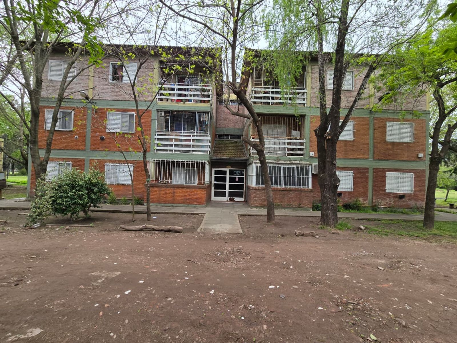 VENTA DE DEPARTAMENTO 3 AMBIENTES EN COMPLEJO DOCENLOM III - EL JAGÜEL