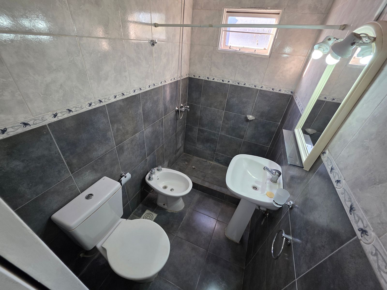 VENTA DE DEPARTAMENTO 3 AMBIENTES EN BARRIO COCA COLA - MONTE GRANDE
