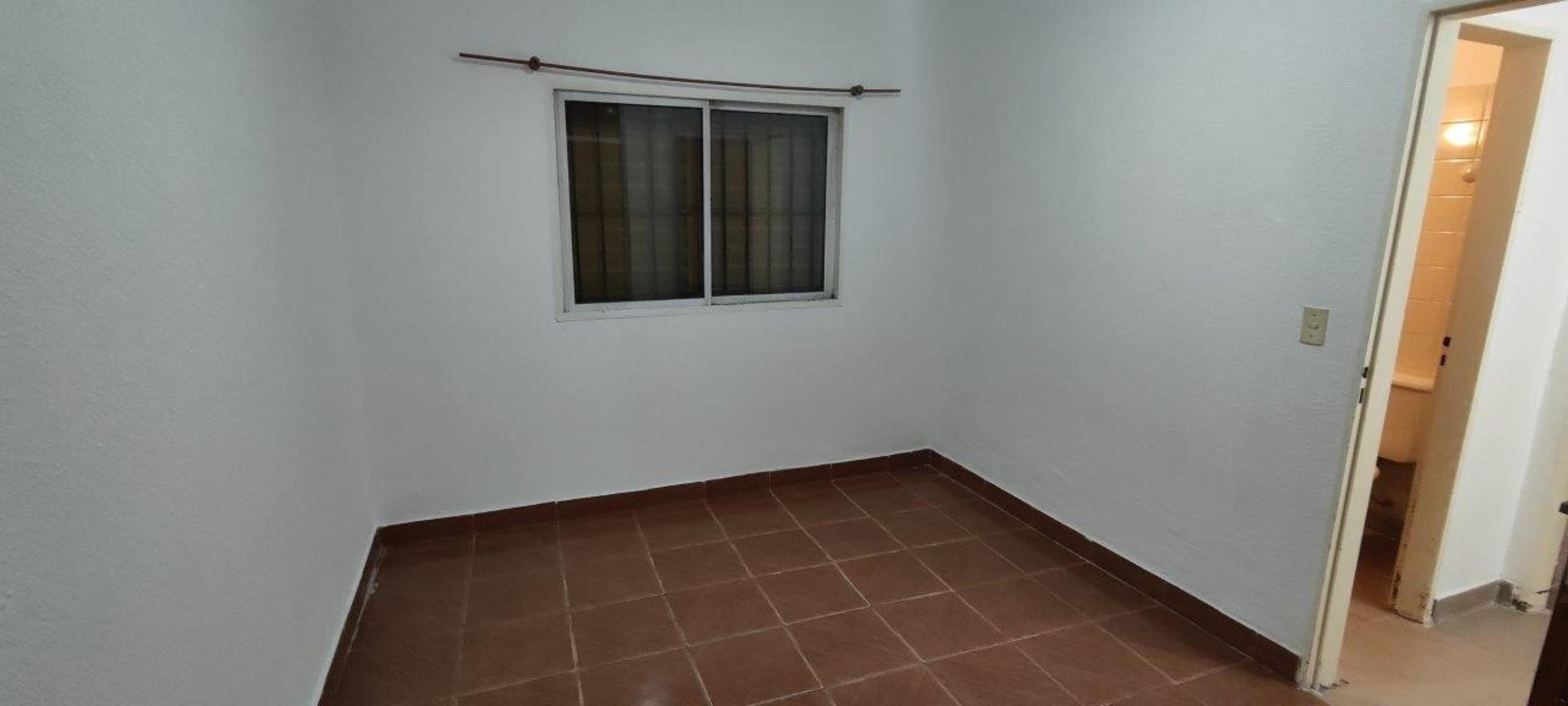 VENTA DE EXCELENTE DEPARTAMENTO 3 AMBIENTES EN PLANTA BAJA - BARRIO COCA COLA - MONTE GRANDE