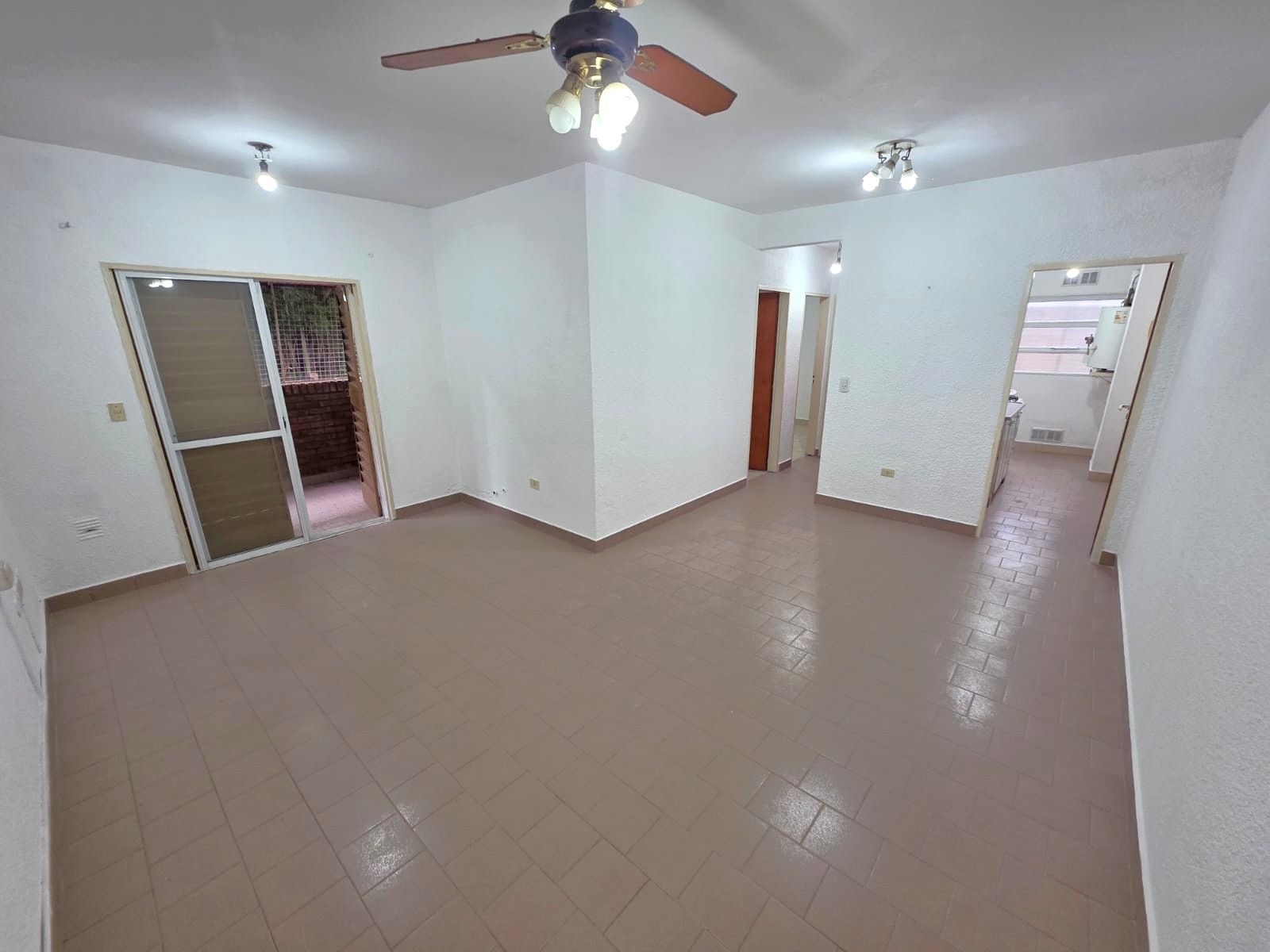 ALQUILER DE DEPARTAMENTO 3 AMBIENTES EN PLANTA BAJA - BARRIO COCA COLA - MONTE GRANDE