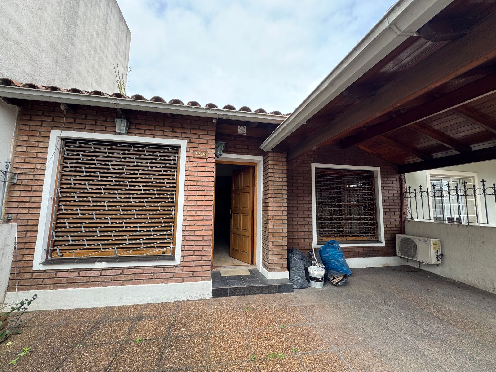 EXCELENTE CHALET EN CIUDAD JARDIN
