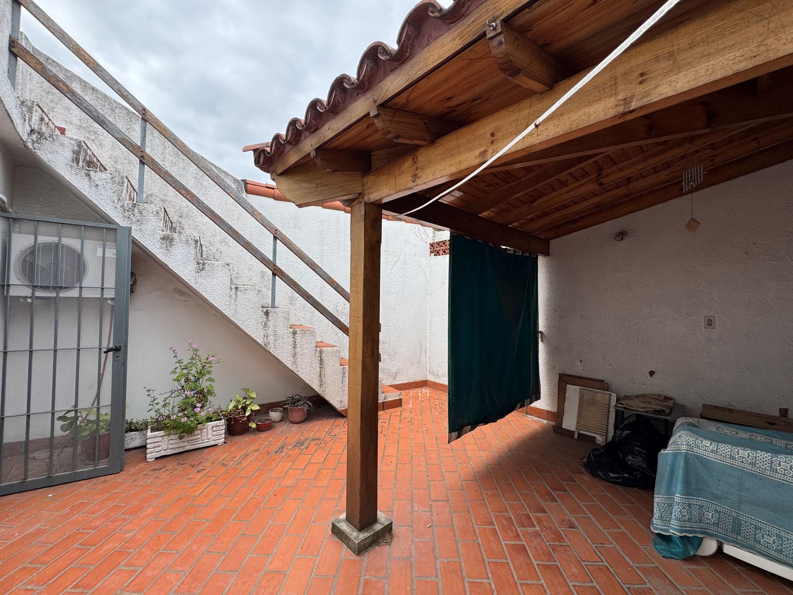 EXCELENTE CHALET EN CIUDAD JARDIN