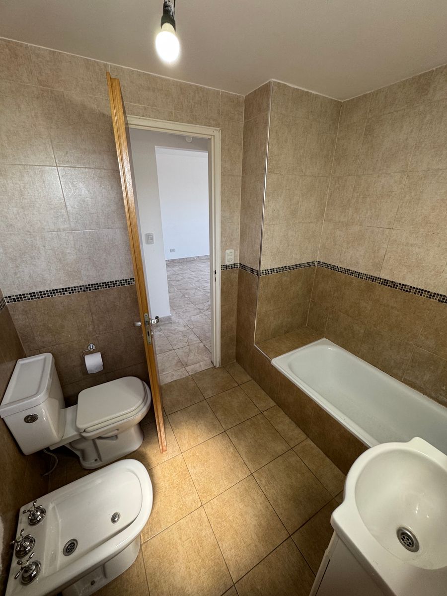 DEPARTAMENTO DE 2 AMBIENTES EN ALQUILER