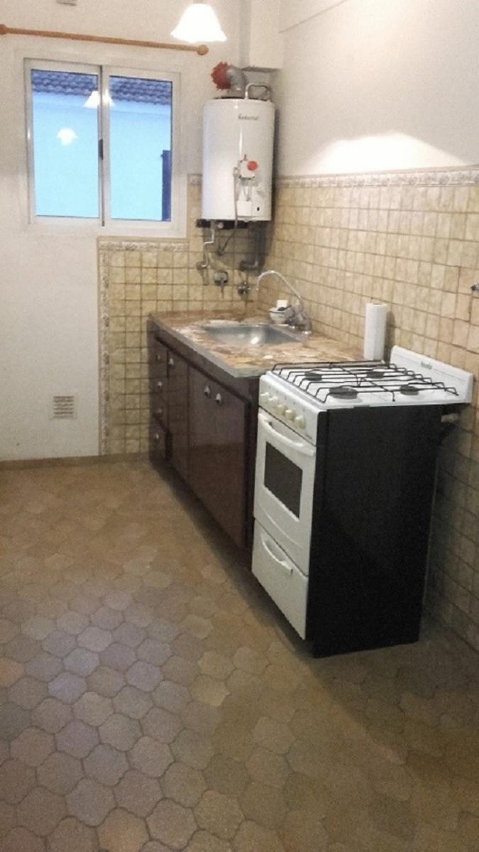 Venta de departamento de dos ambientes en Adrogué