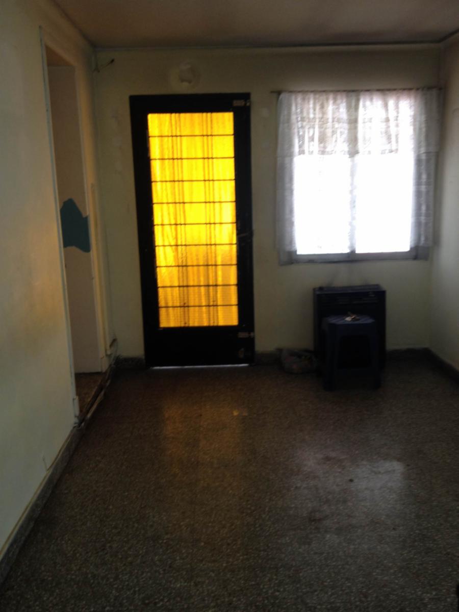 Alquiler de departamento con tres habitaciones y amplia terraza en Burzaco