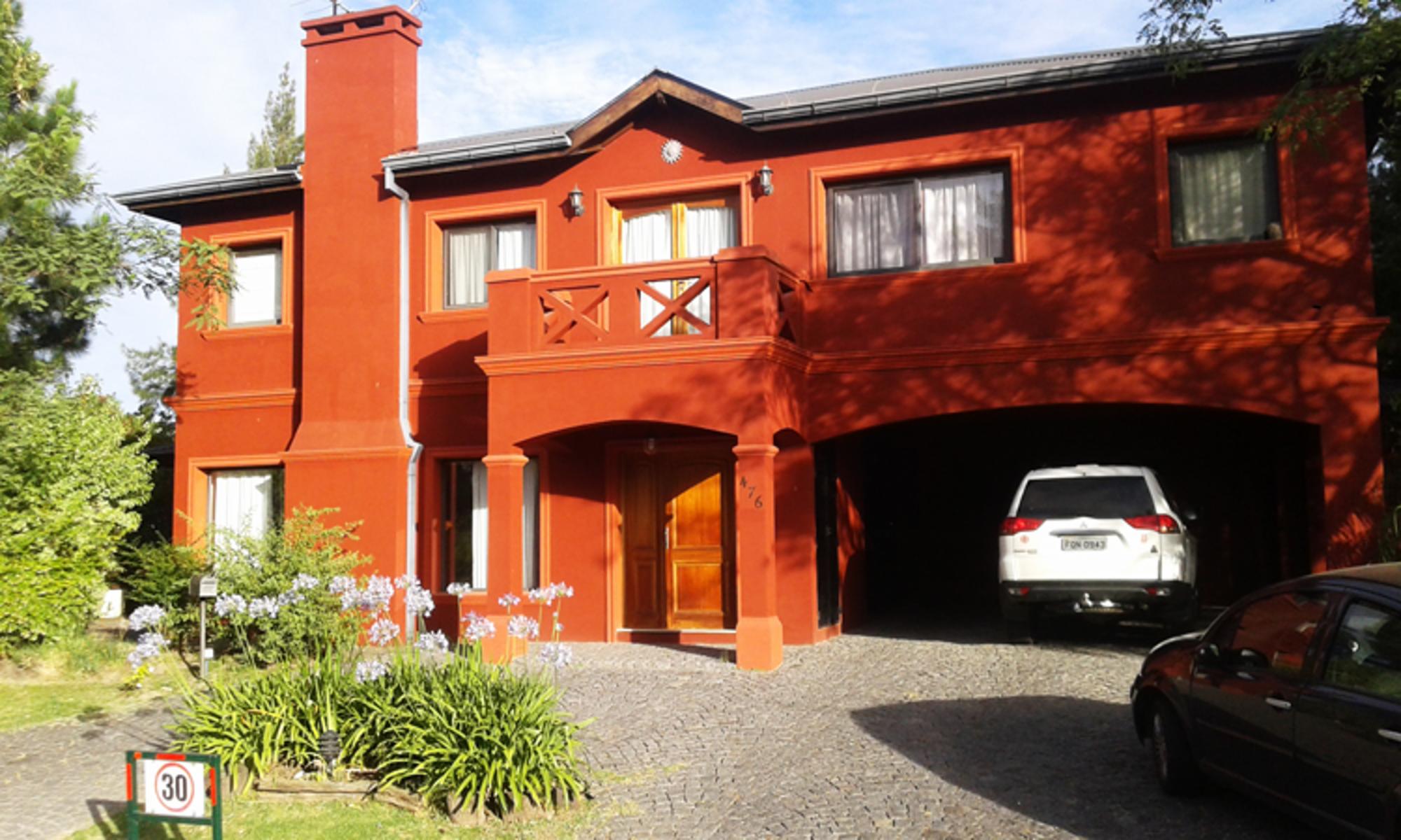 Se Vende Hermosa Casa en El Barrio Cerrado de Tigre Santa Barbara (Con Renta)