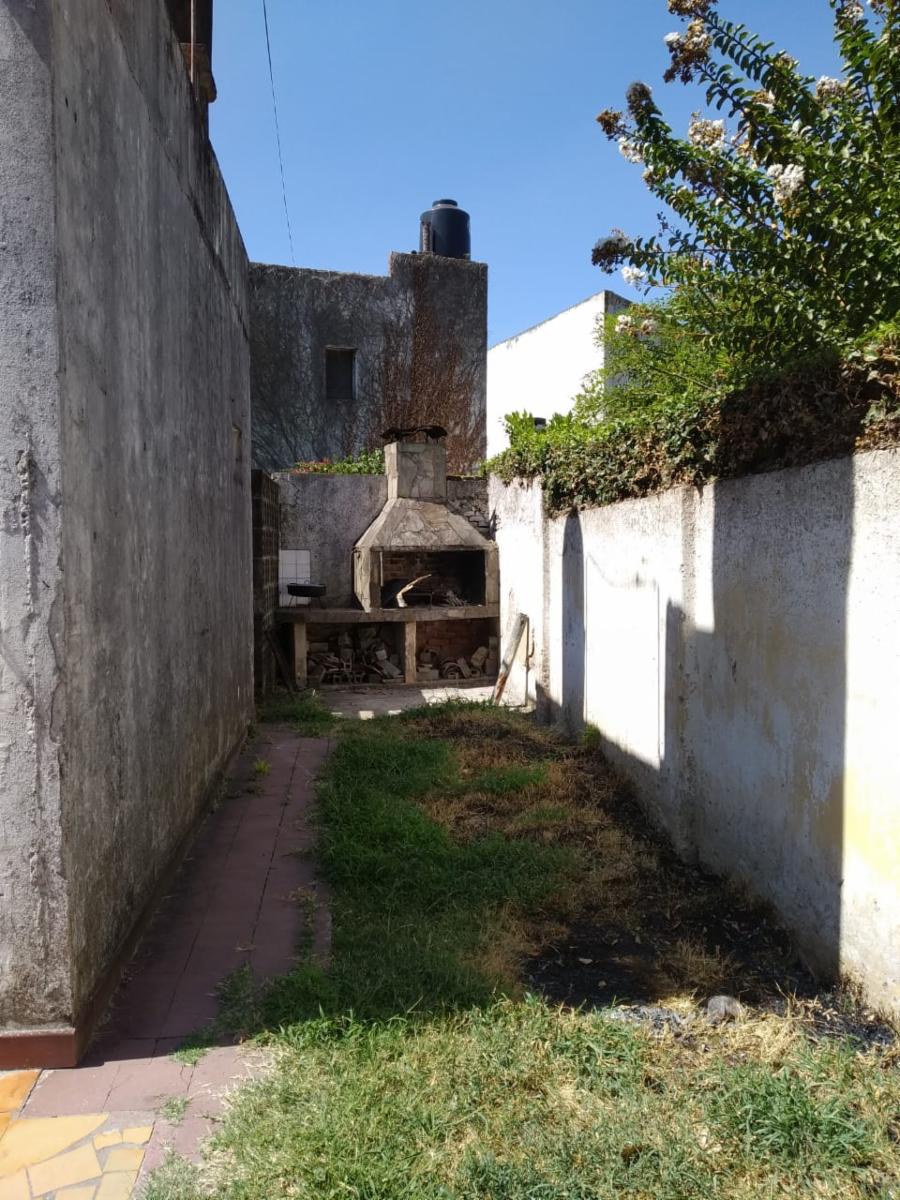 Casa 3 ambientes + departamento 2 ambientes