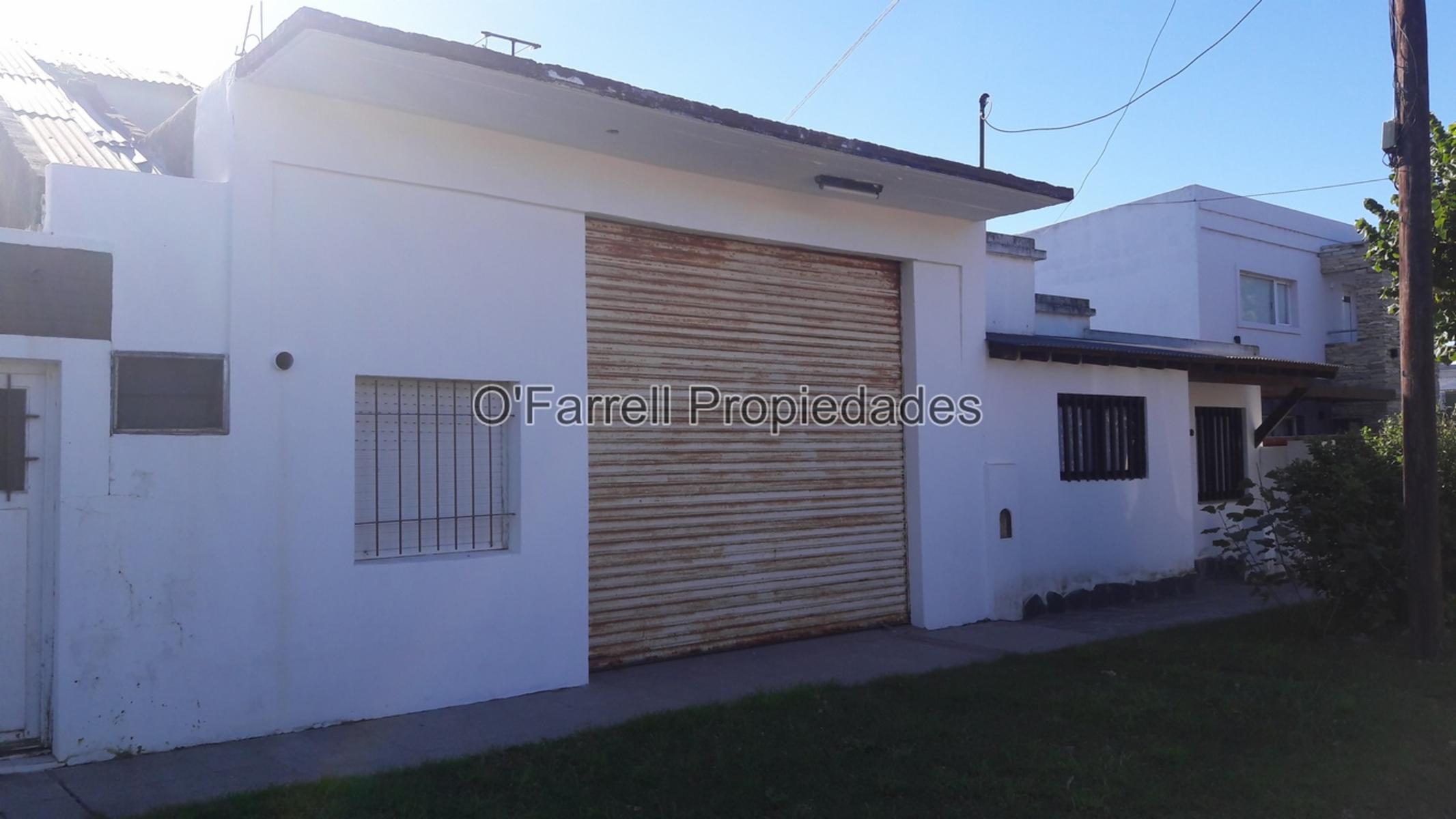 (VENTA 193) Calle 54. esq. Mitre (23) - Miramar. Galpón en Venta.