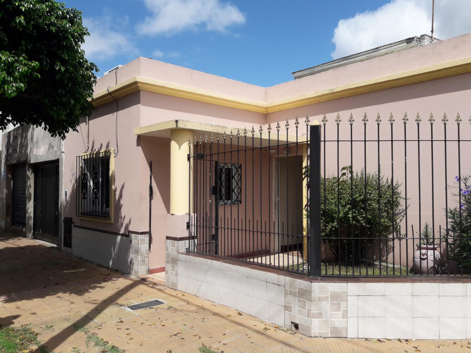 CASA DE 4 AMBIENTES EN MUY BUEN ESTADO