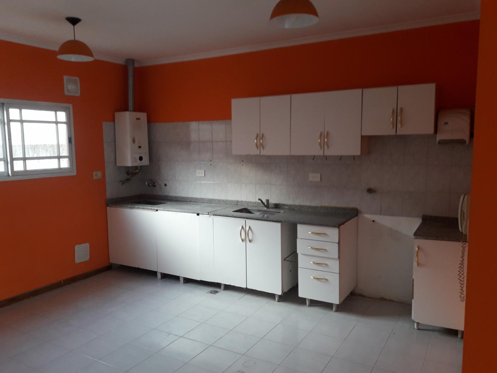 EXCELENTE DEPARTAMENTO DE 2 AMBIENTES EN PLENO CENTRO COMERCIAL DE EL PALOMAR
