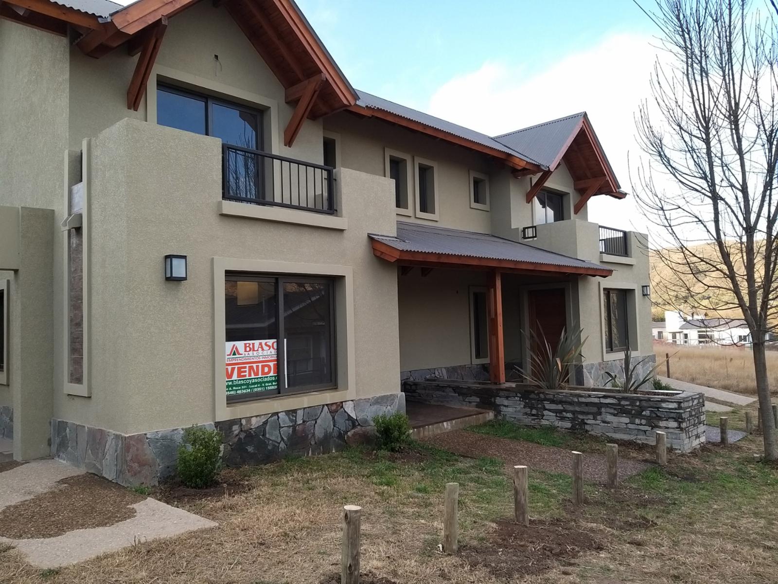 EXCELENTE DUPLEX EN BARRIO BERTONE II