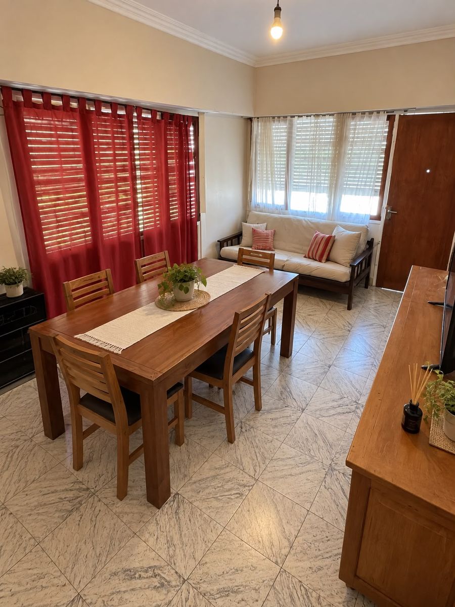 VENDO CASA EN QUEQUEN (CENTRO)