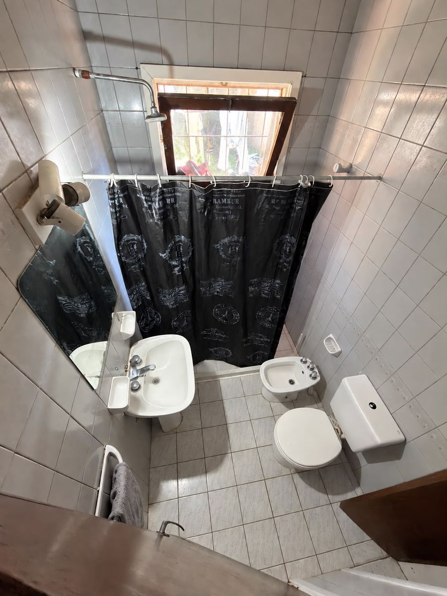 VENDO CASA EN QUEQUEN (CENTRO)
