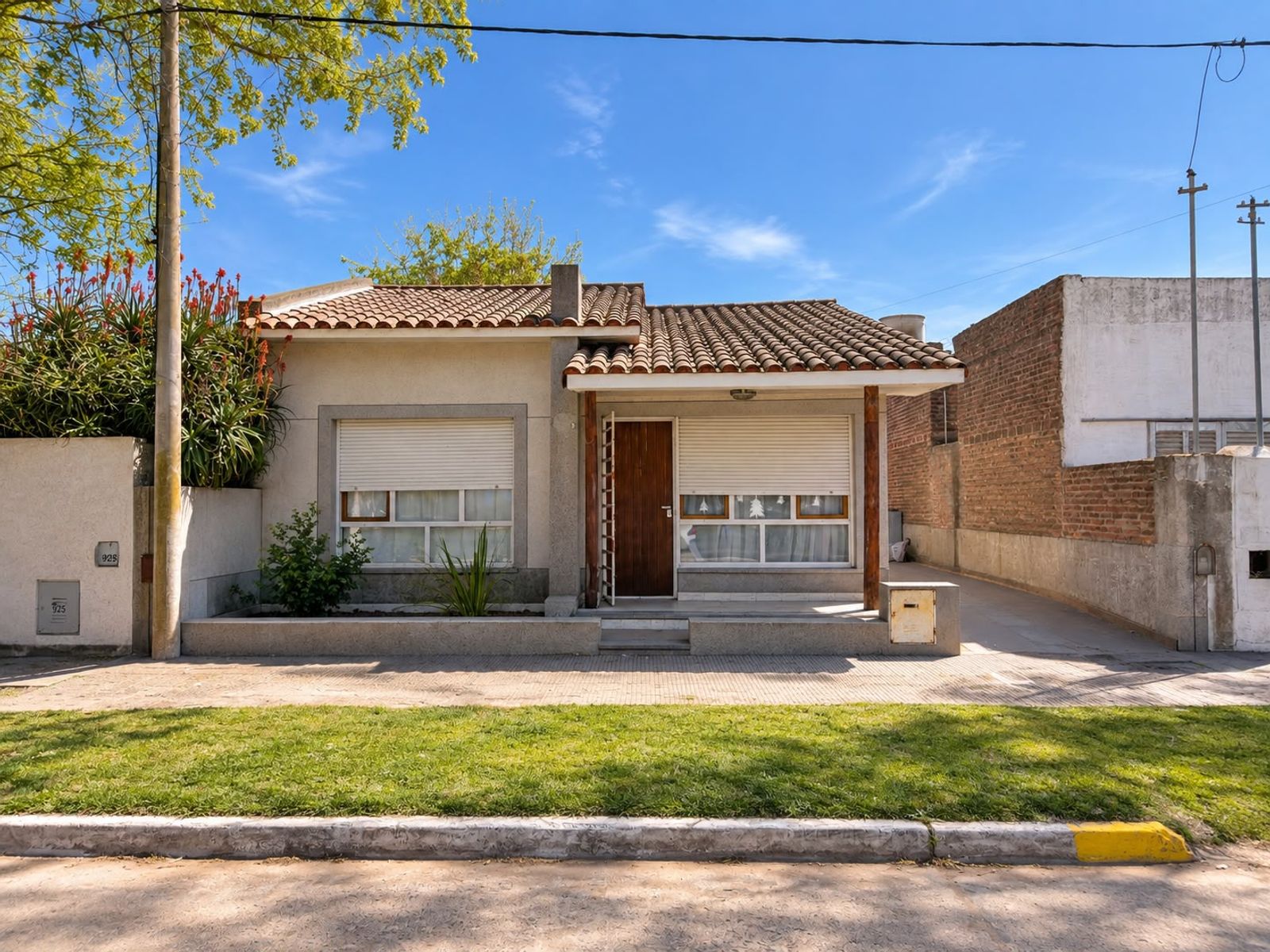 VENDO CASA EN QUEQUEN (CENTRO)