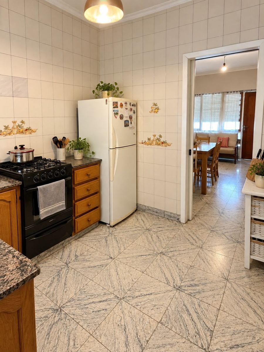 VENDO CASA EN QUEQUEN (CENTRO)