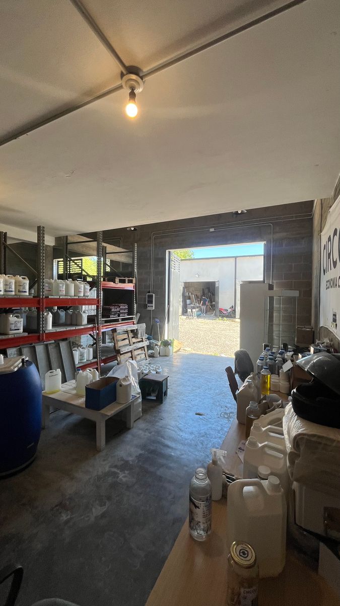 EN VENTA DOS GALPONES CONTIGUOS EN YERBA BUENA