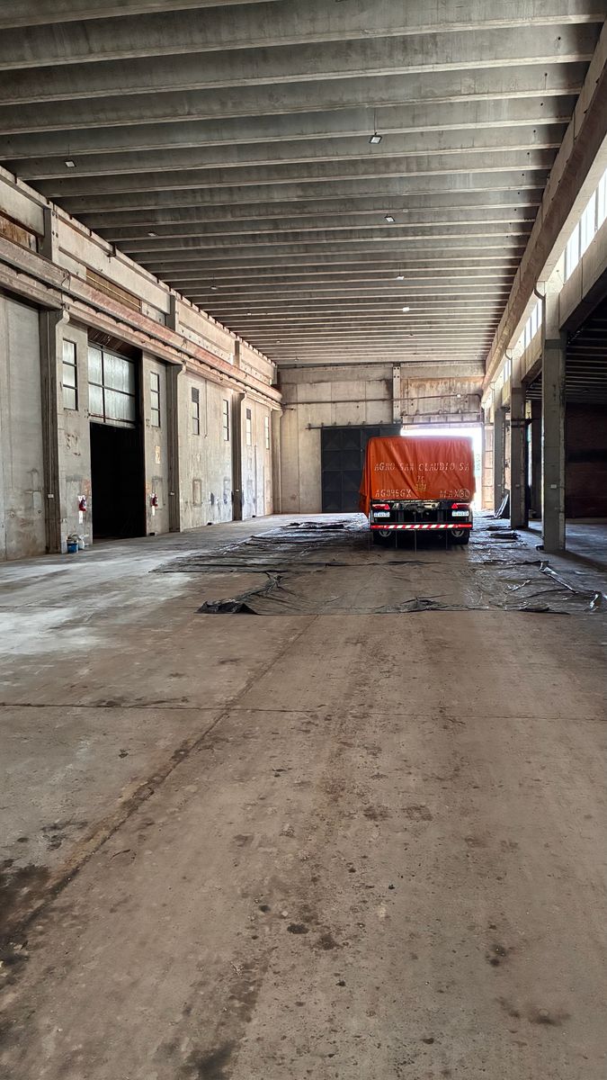 GALPON EN ALQUILER DE 2500 m2 CUBIERTOS EN LOS AGUIRRES