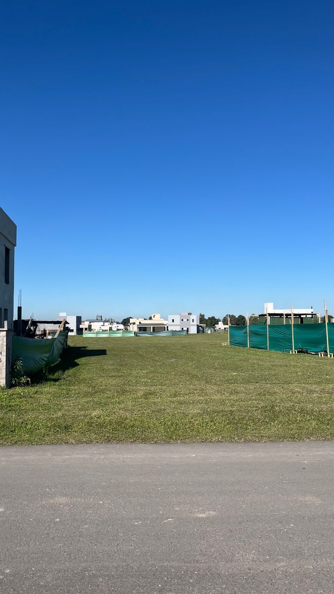 EN VENTA LOTE CENTRAL EN BARRIO PRIVADO LAS CAÑAS