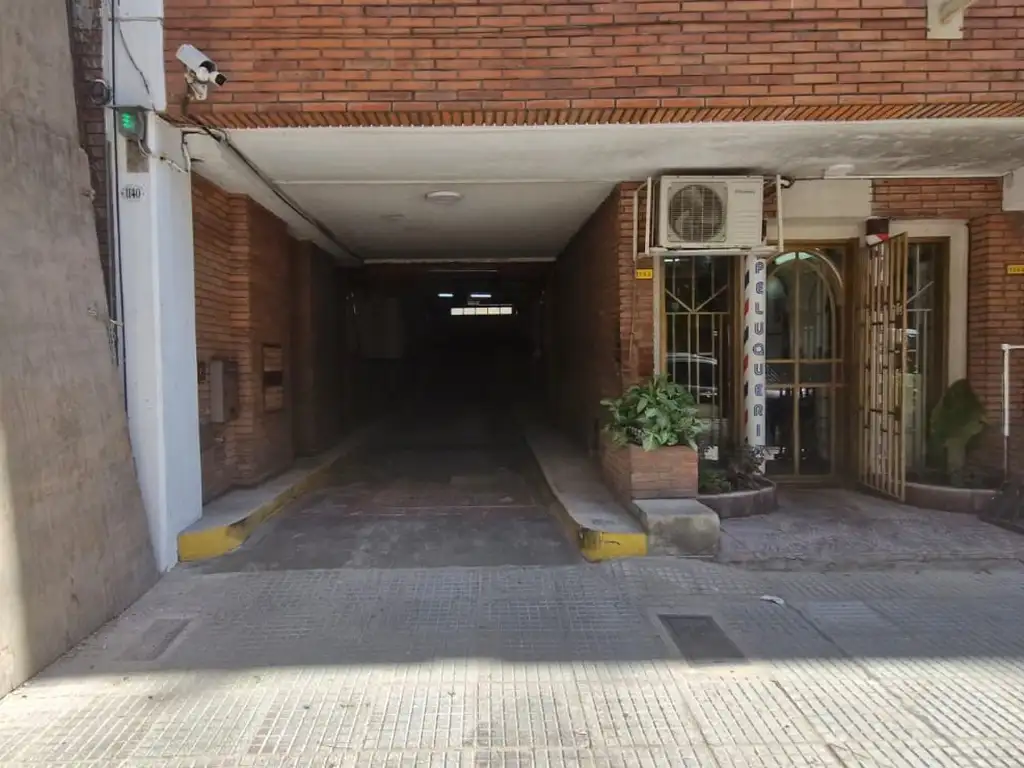 Cochera fija cubierta en venta - Colegiales Amenábar | Argenprop