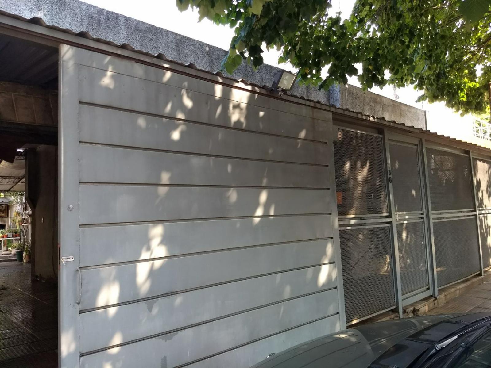 VENTA CASA AMERICANA EN HAEDO SUR