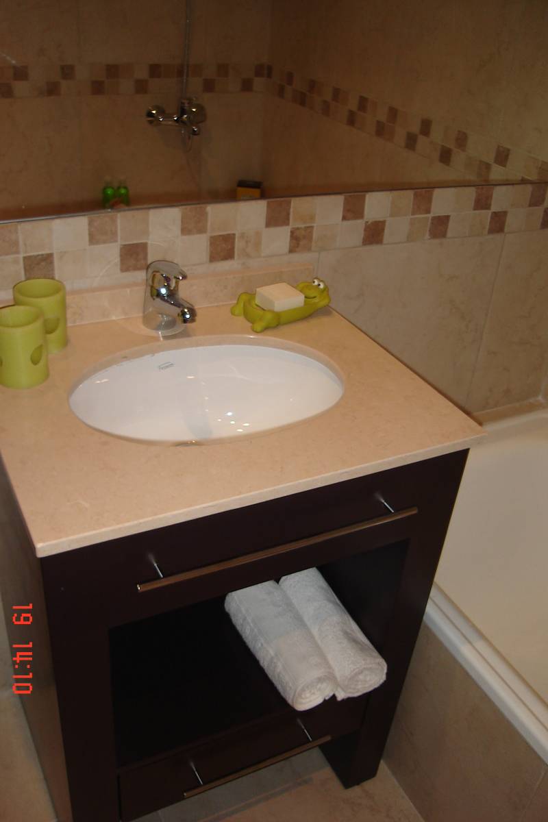 ESPECTACULAR TORRE DEPTO 2 AMB 1 BAÑO COMPLETO CON AMENITIES + COCHERA FIJA CUBIERTA        HERMOSO TODO PINTADO 