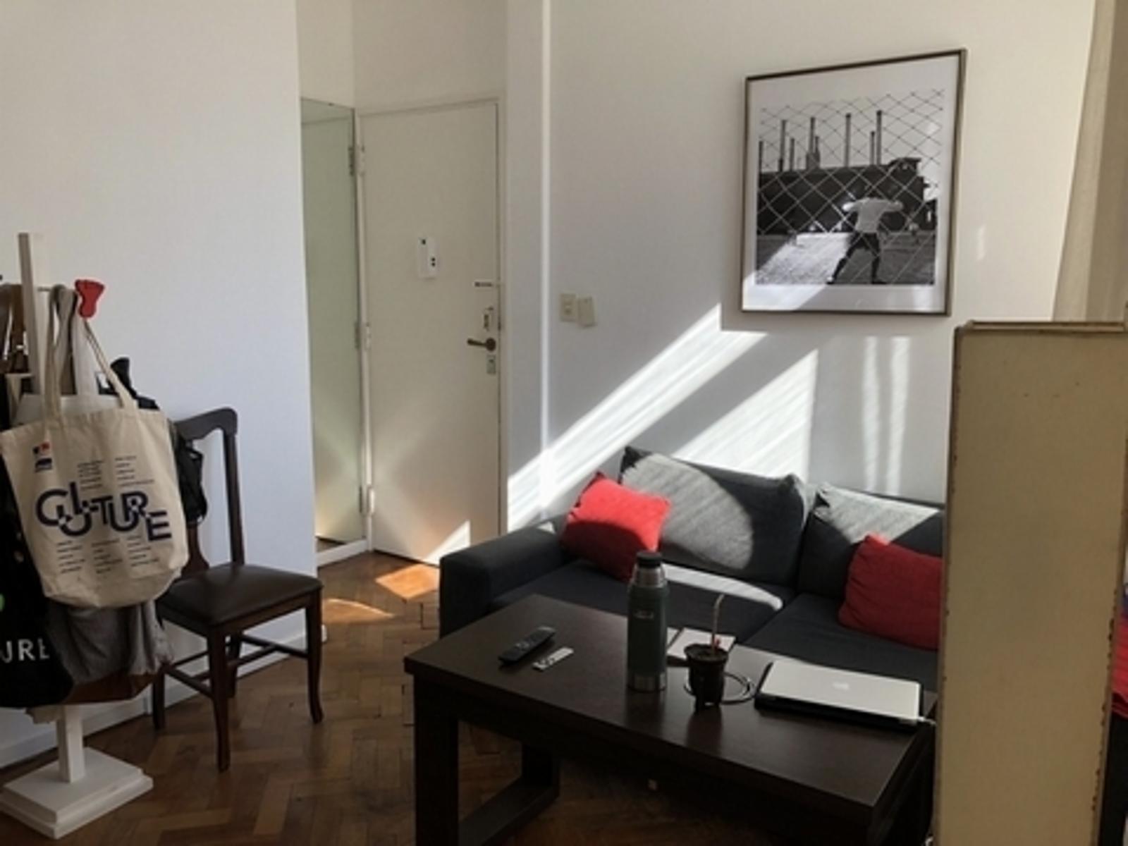 Zapiola 900 dos ambientes ,2°piso x esc,bajas exp,Muy luminoso todo externo