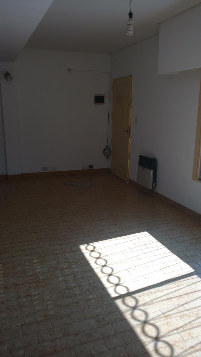 Se Alquila Muy Lindo PH de 3 Ambientes en Carapachay con Terraza Propia