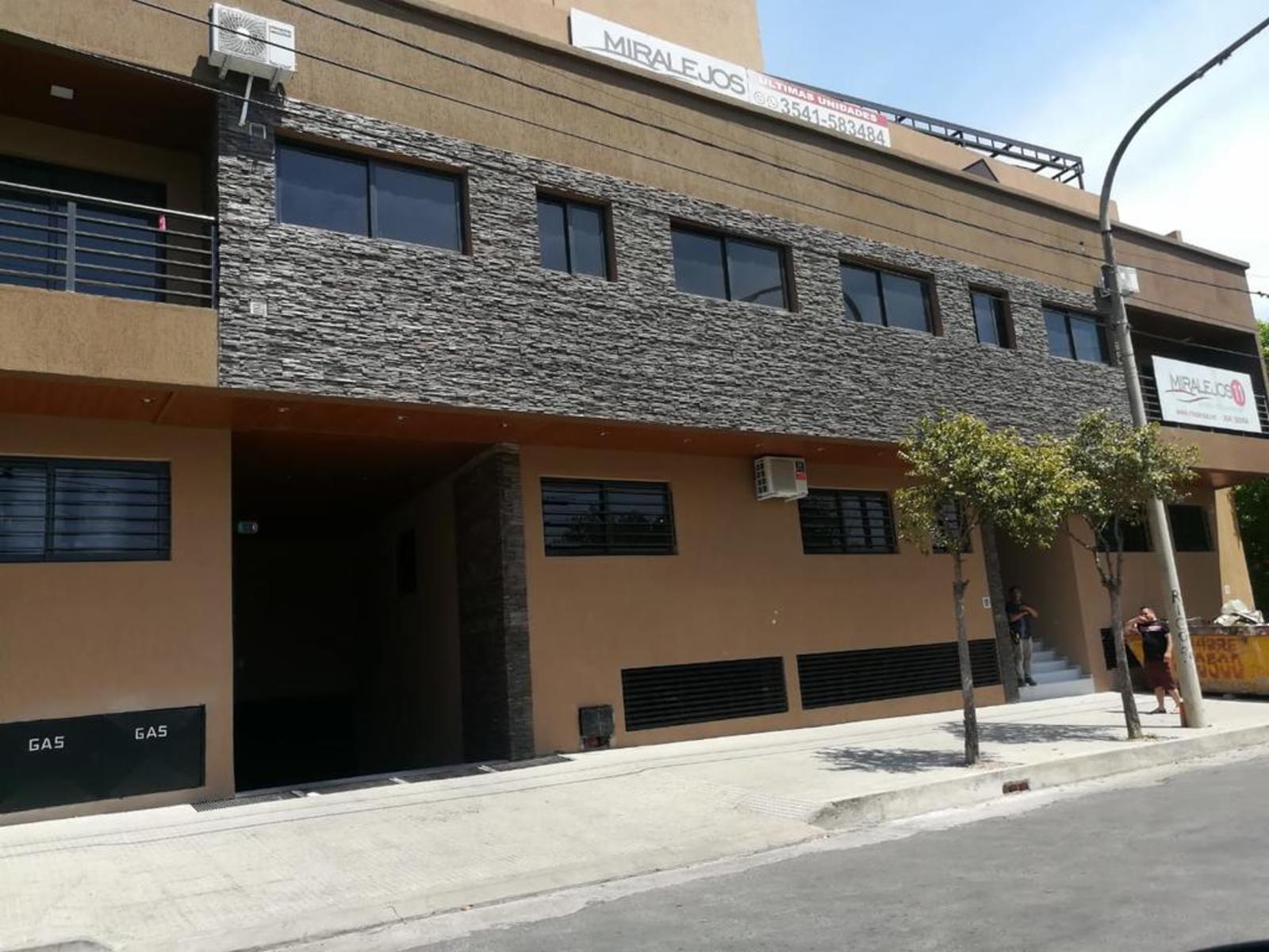 EDIFICIO MIRALEJOS 11. CATEGORIA. 2 DORM.COCHERAS. AMENITIES. CENTRICO