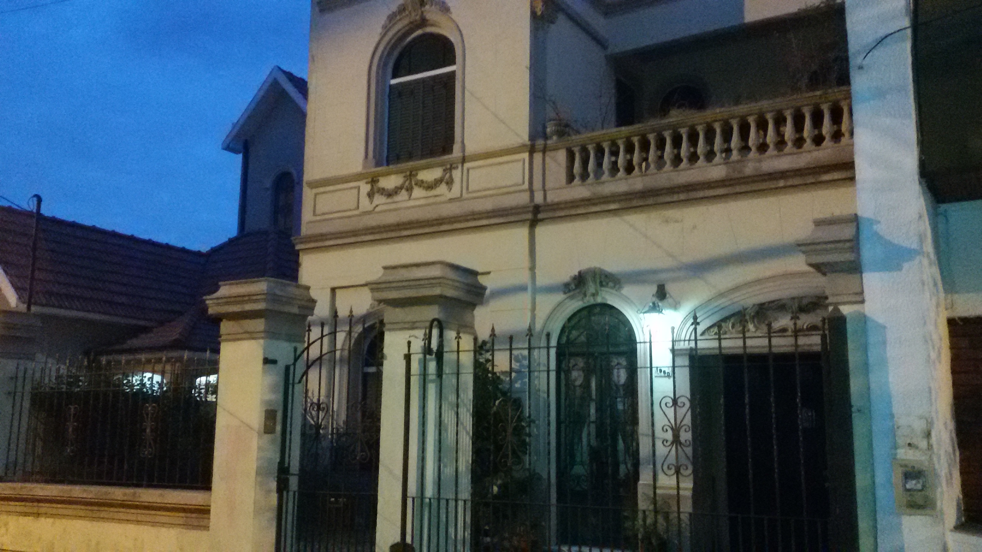 Casona de Estilo en  Banfield