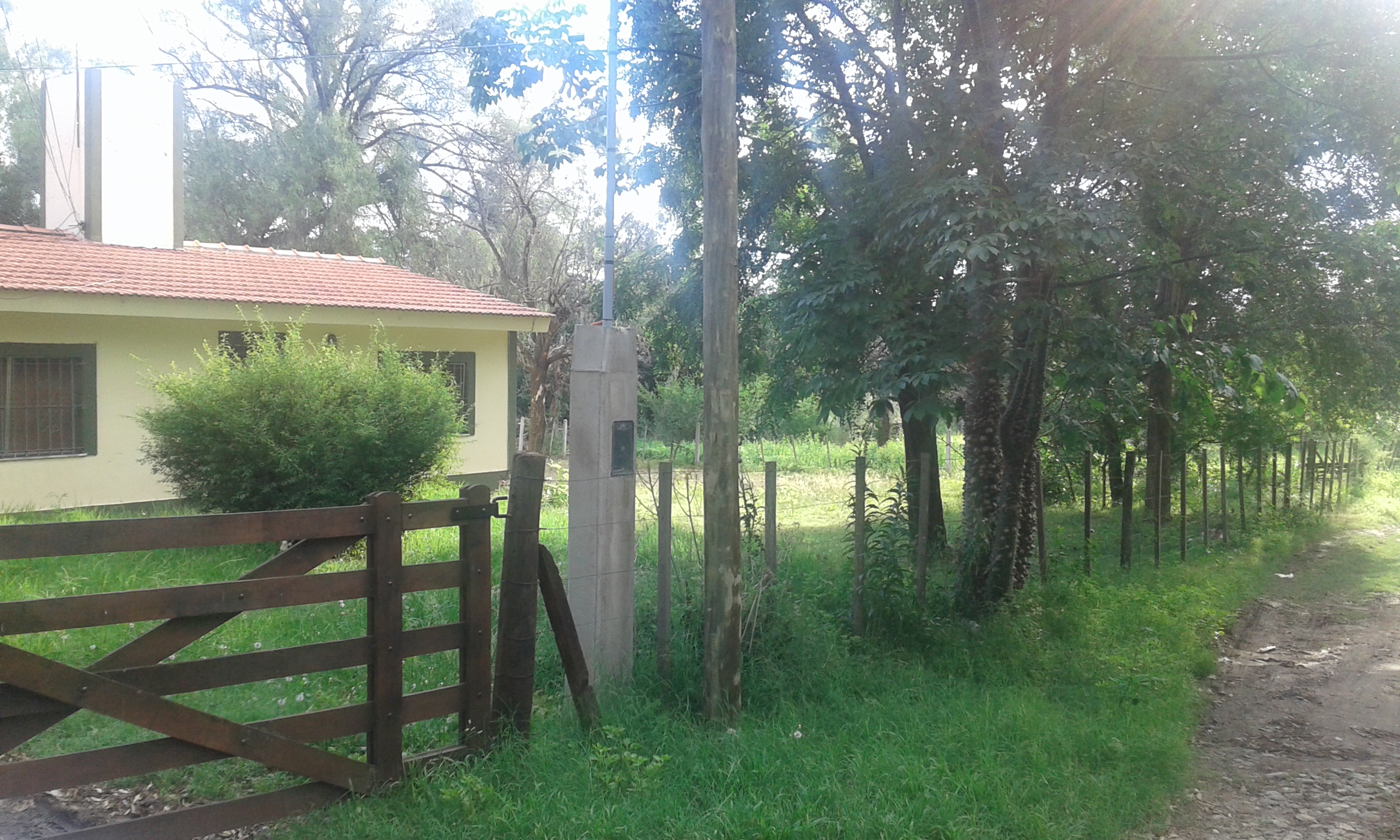 VENTA CASA Y FRACCIÓN DE TIERRA