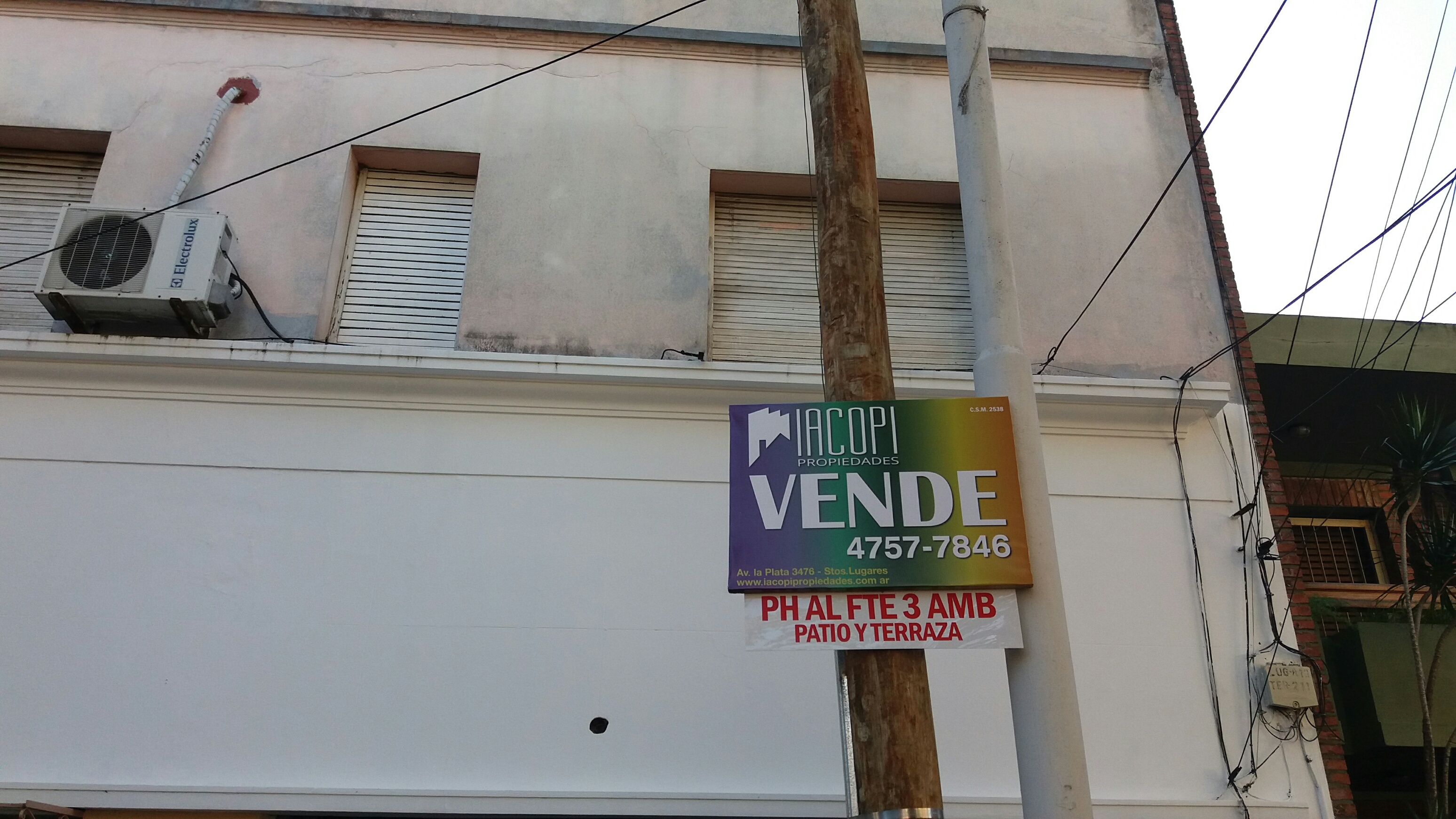 PH 1º PISO POR ESCALERA AL FRENTE