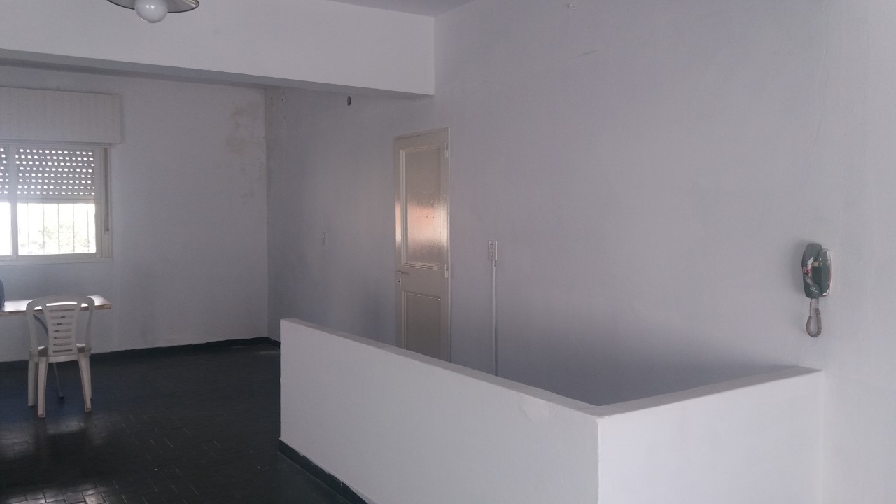 OFICINA EN PRIMER PISO! PLATA LIBRE