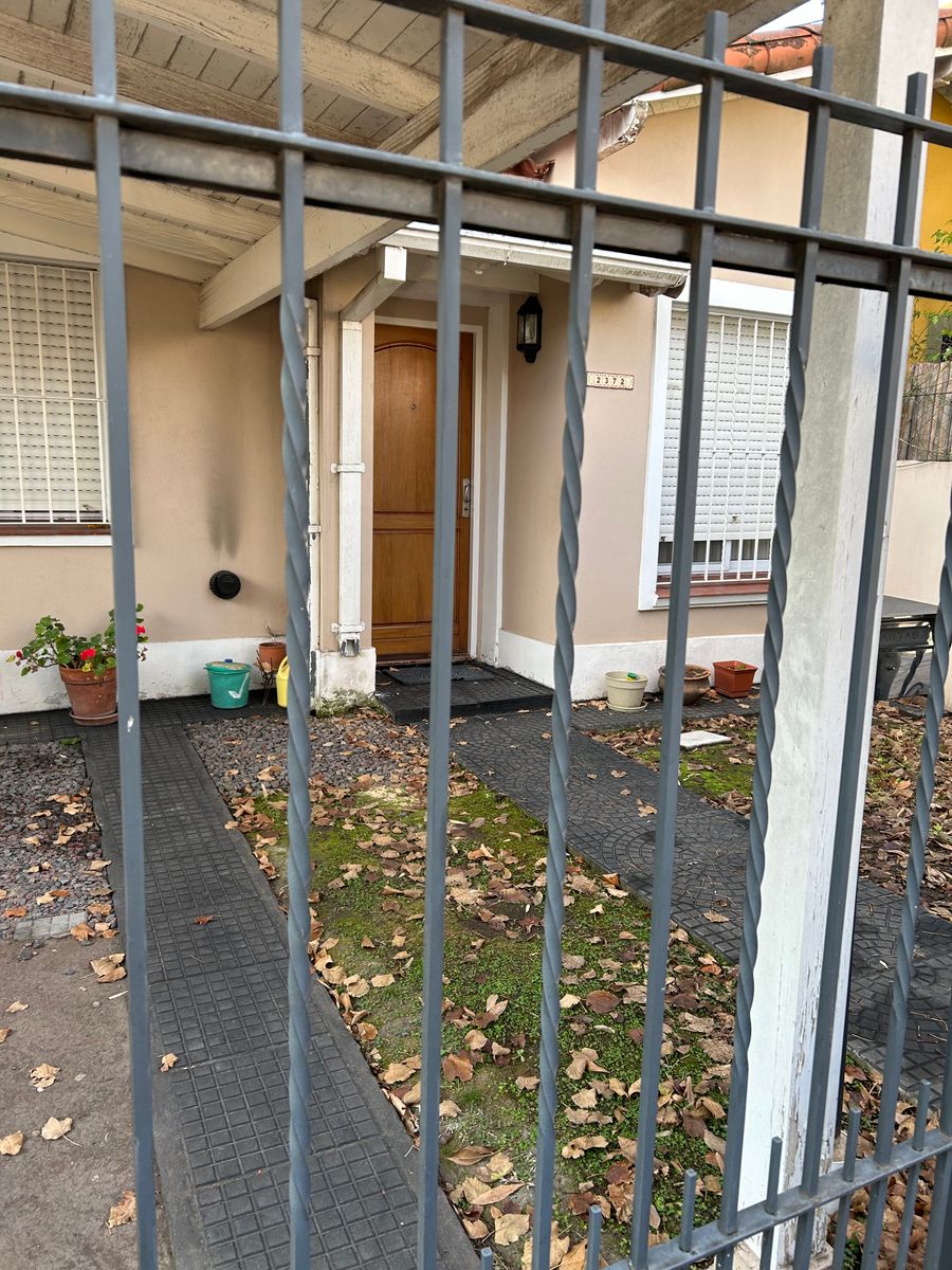 VENTA DE CHALET EN 2 PLANTAS EXCELENTE UBICACIÓN Y ESTADO. CIUDAD JARDÍN