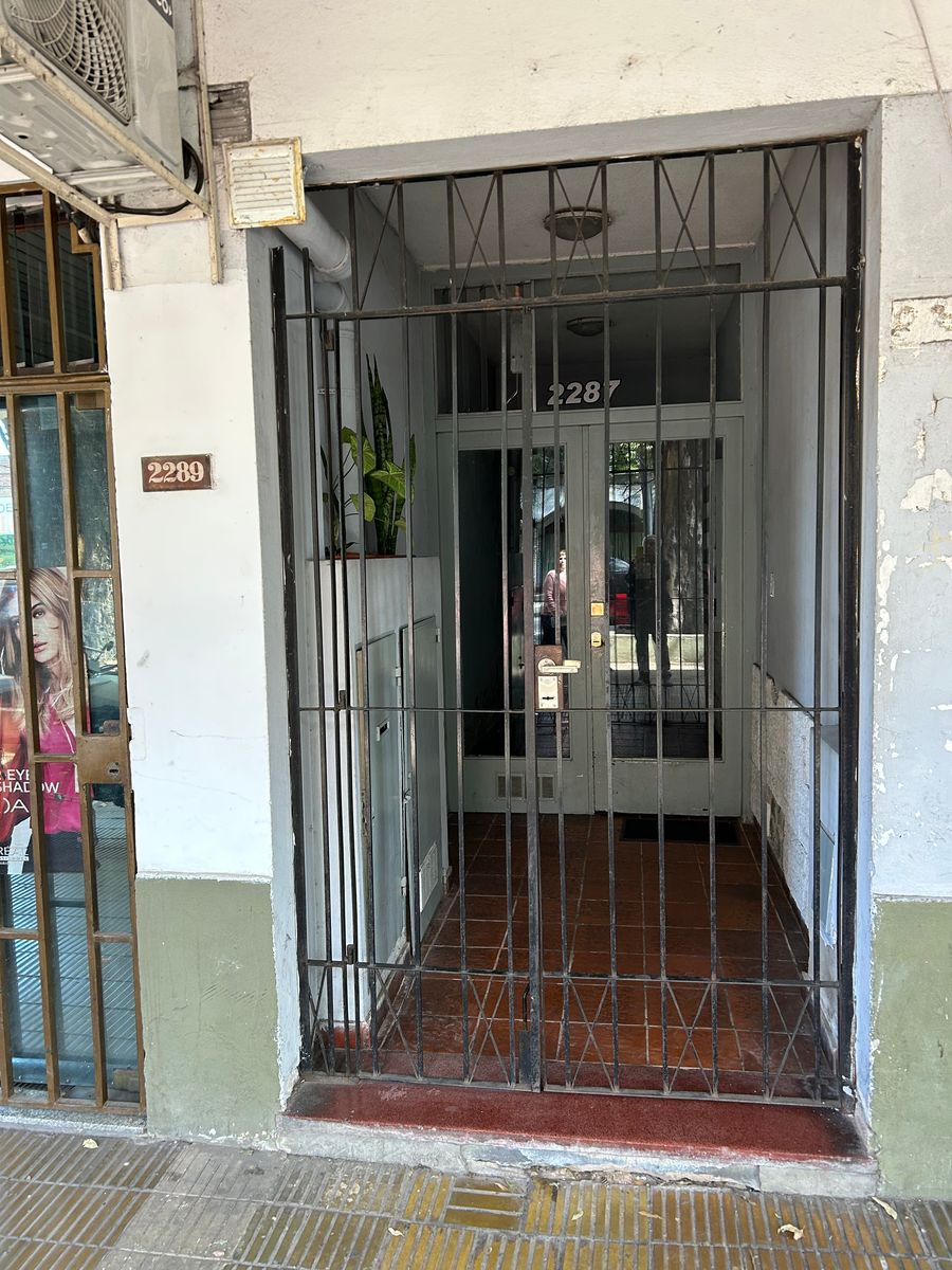 VENTA DE DEPARTAMENTO DE 3 AMBIENTES EN ZONA COMERCIAL CIUDAD JARDIN