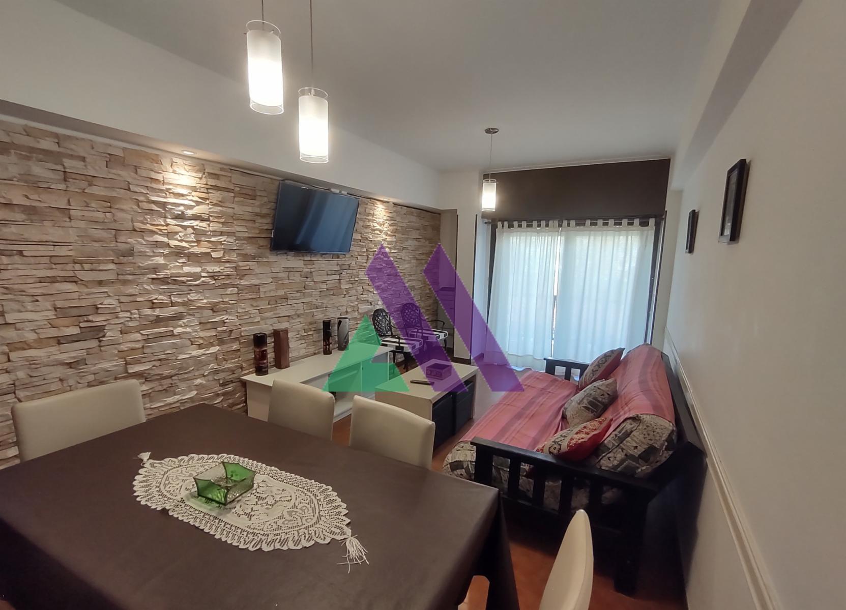 Impecable departamento céntrico de 3 ambientes.