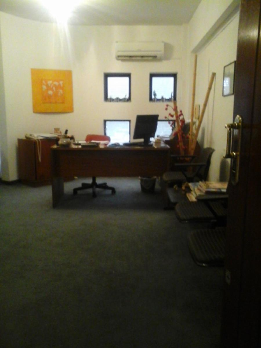 EXCELENTE OFICINA EN PLENO CENTRO DE MONTE GRANDE