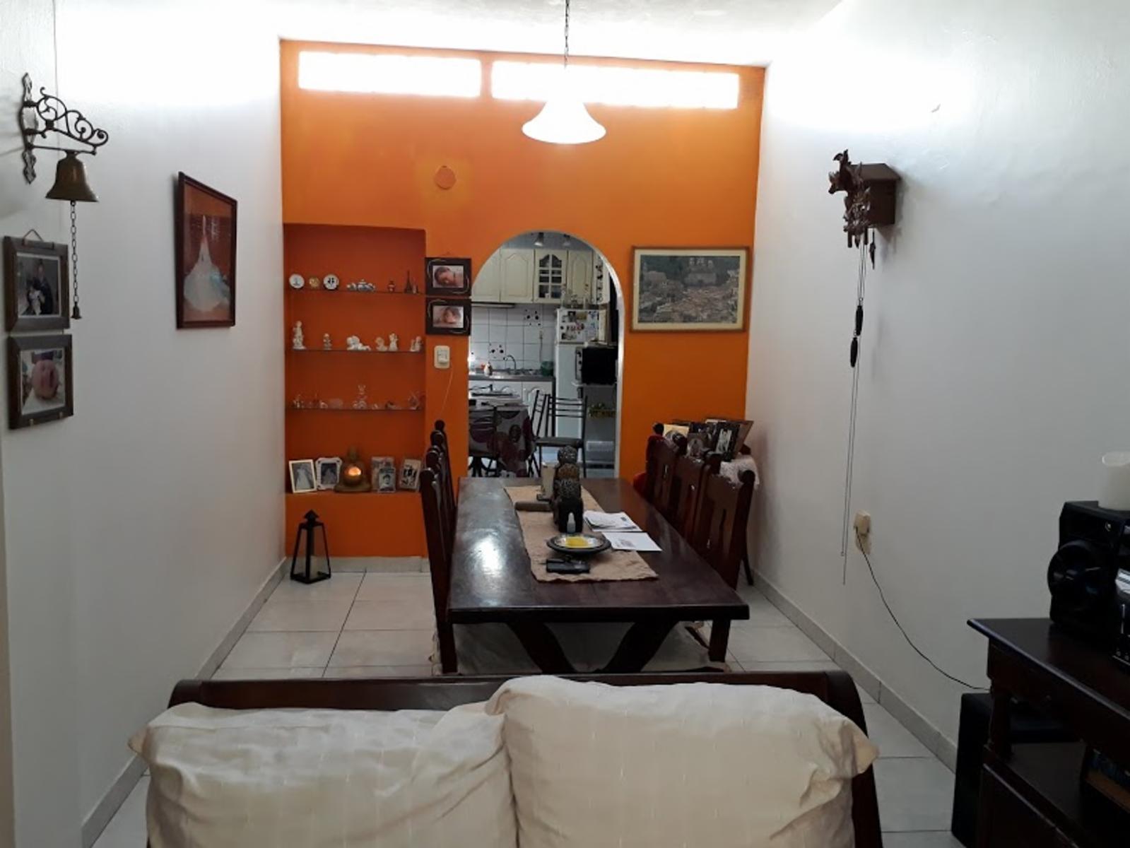 Palomar, EXCELENTE PROPIEDAD  CON TRES DORMITORIOS LIVING COMEDOR, COCINA COMEDOR, GARAJE... APTO CRÉDITO