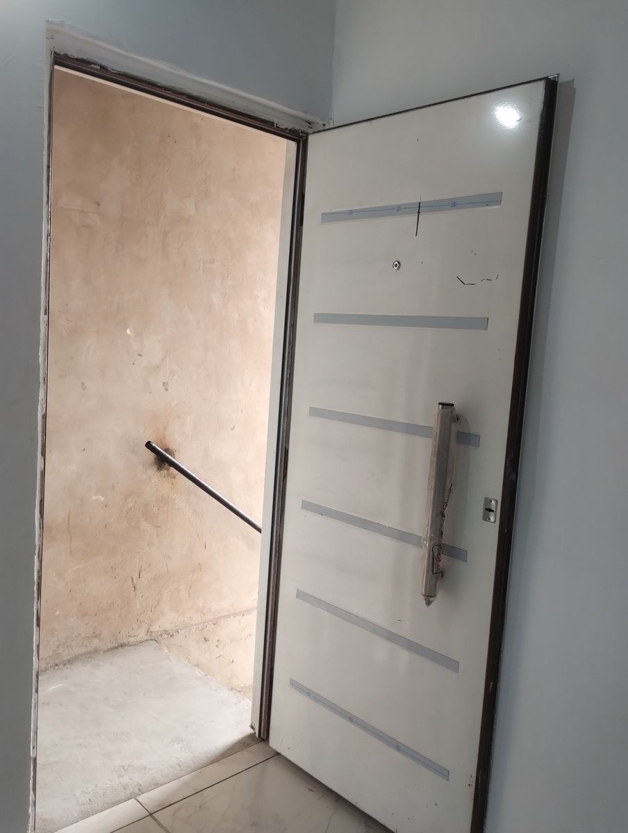 Departamento en ALQUILER en primer piso para pareja, a metros de la estación de Glew