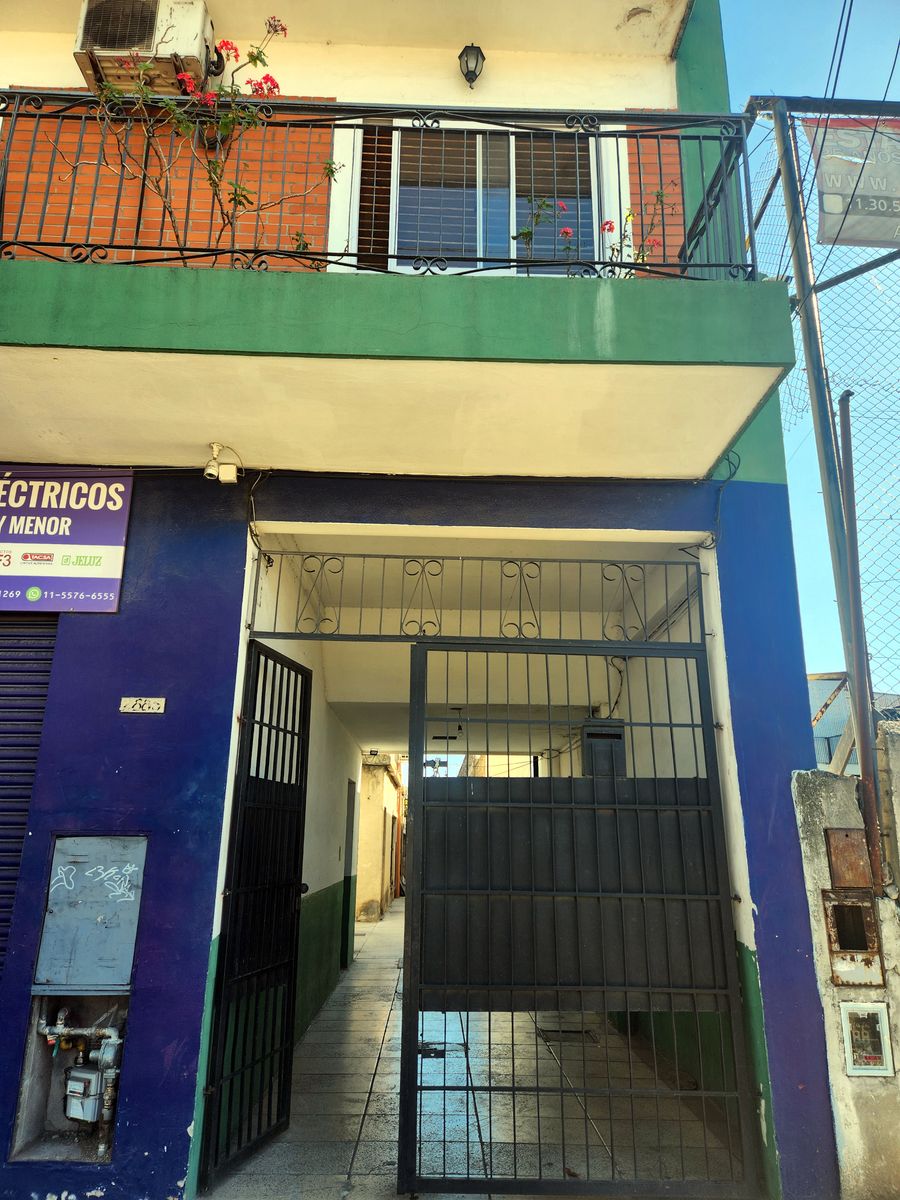 Alquiler 2 ambientes amplio Moron