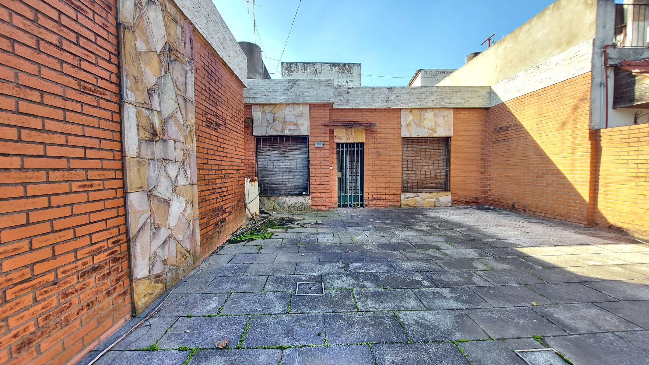 Venta cas Moron Sur - Lote propio