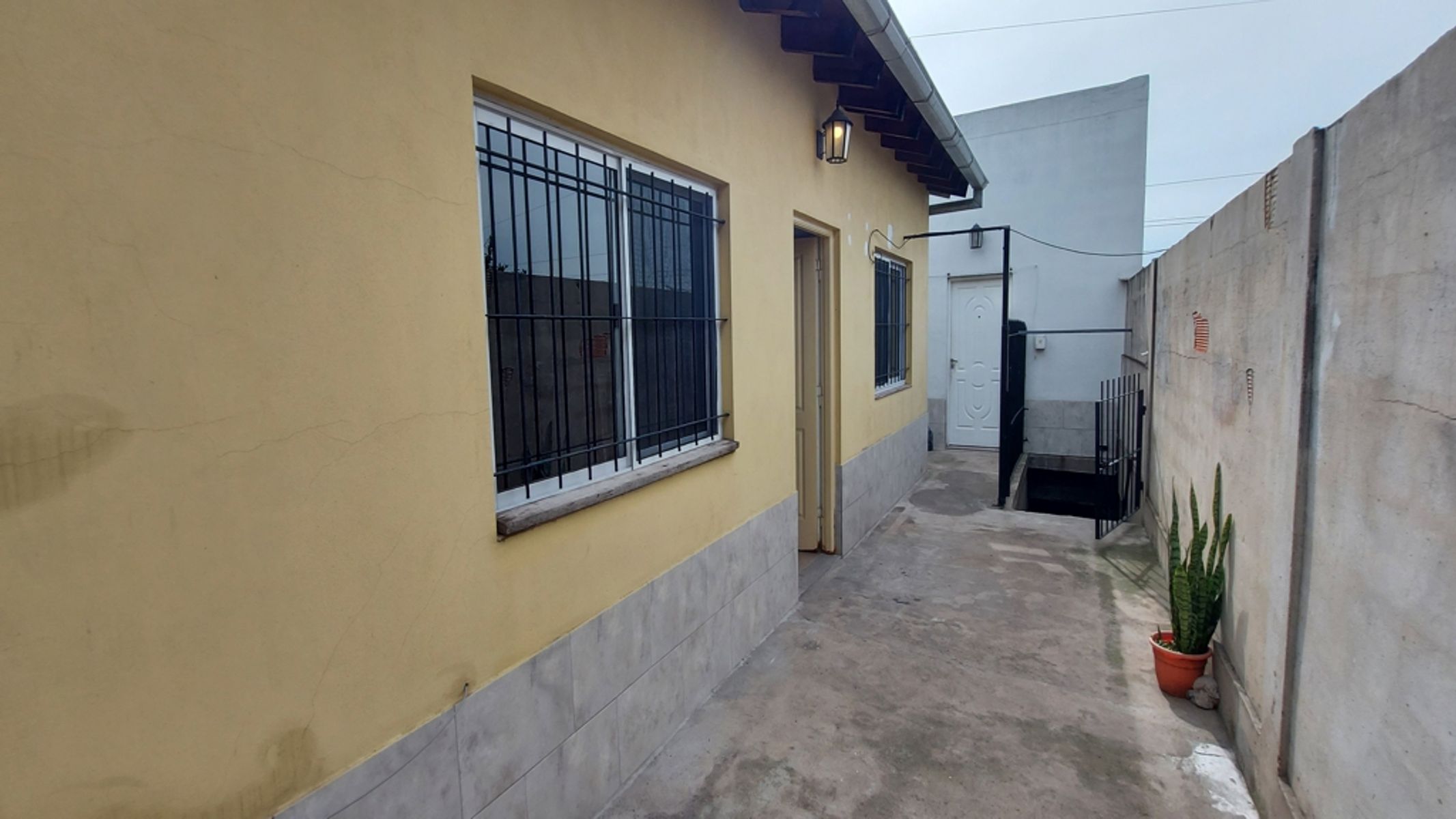 Alquiler 2 ambientes y medio Moron Castelar