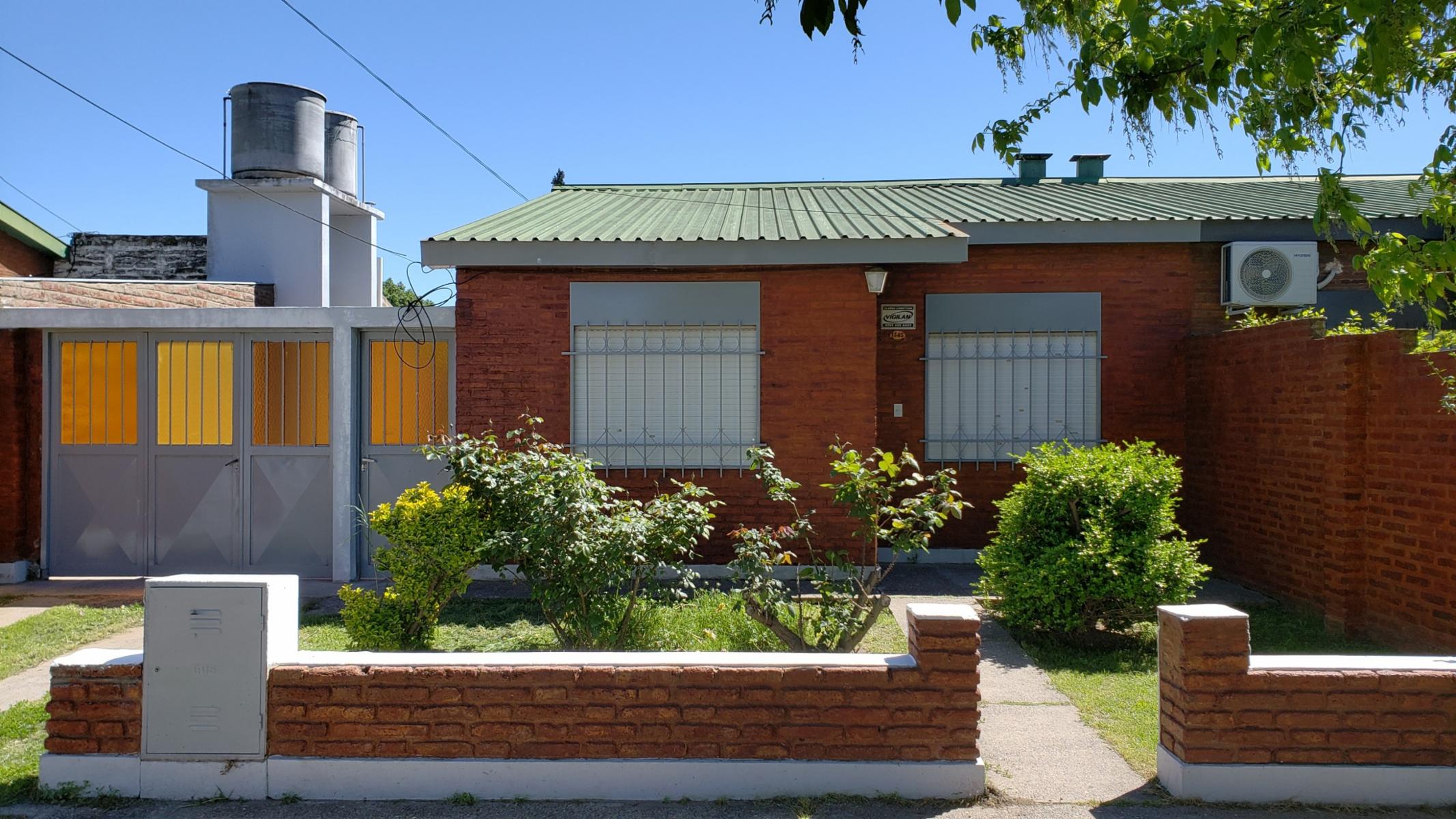 Casa 2 dormitorios con buen patio y gge