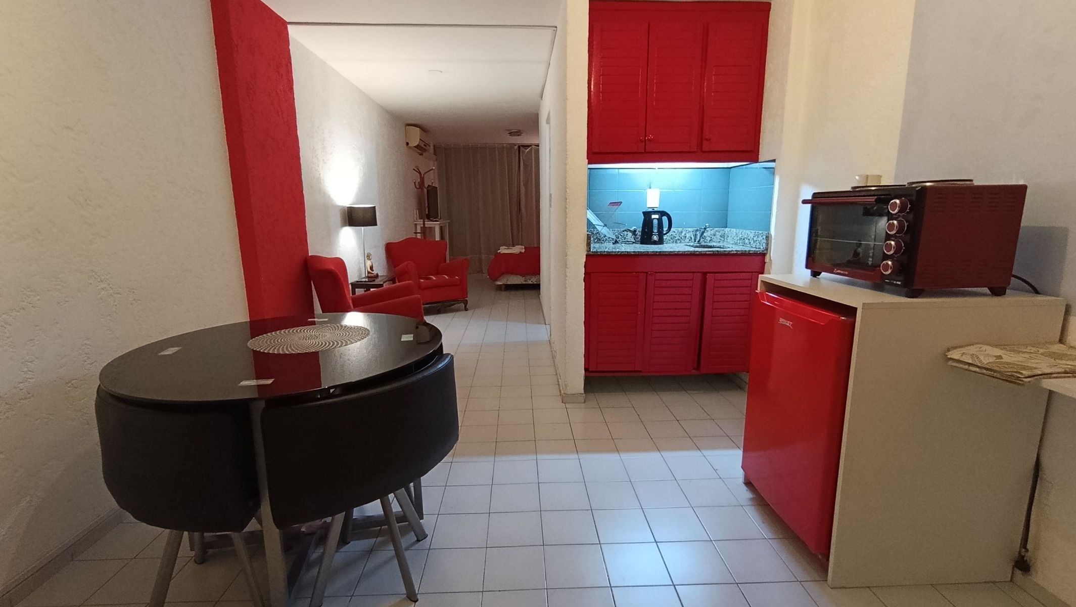 TEMPORARIO · MONOAMBIENTE AMPLIO Y MUY CÓMODO · CENTRO · CÓRDOBA