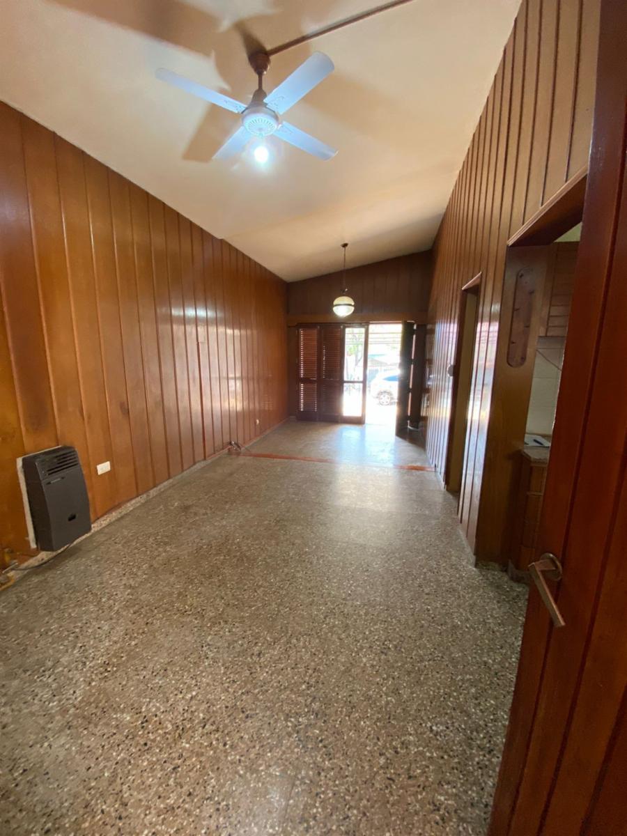 HERMOSA CASA EN PH CENTRICA . TODOS LOS SERVICIOS . DOS DORMITORIOS DOS BAÑOS